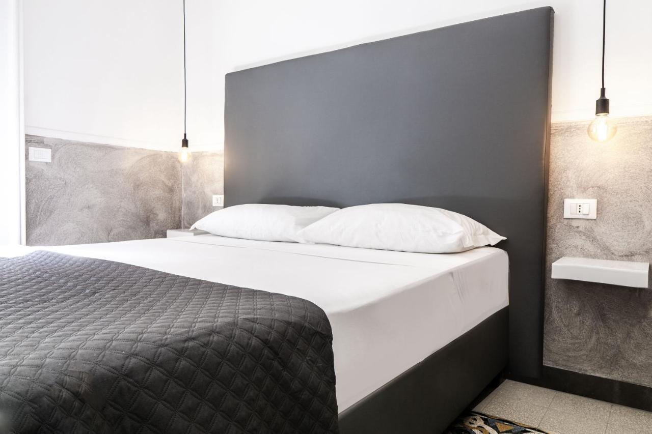 托尔多斯塔酒店 那不勒斯 外观 照片 A bed