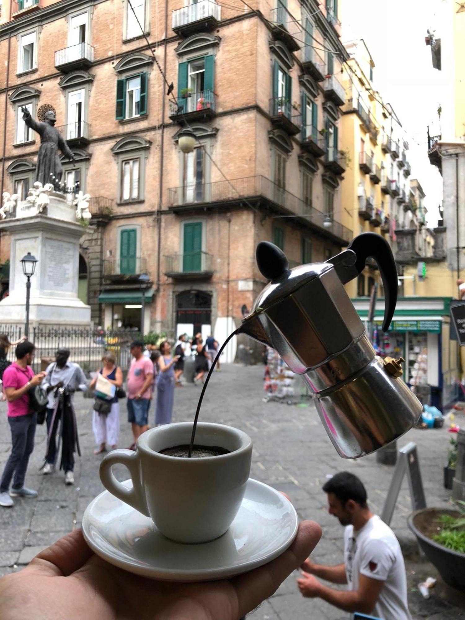 托尔多斯塔酒店 那不勒斯 外观 照片 A coffee pot
