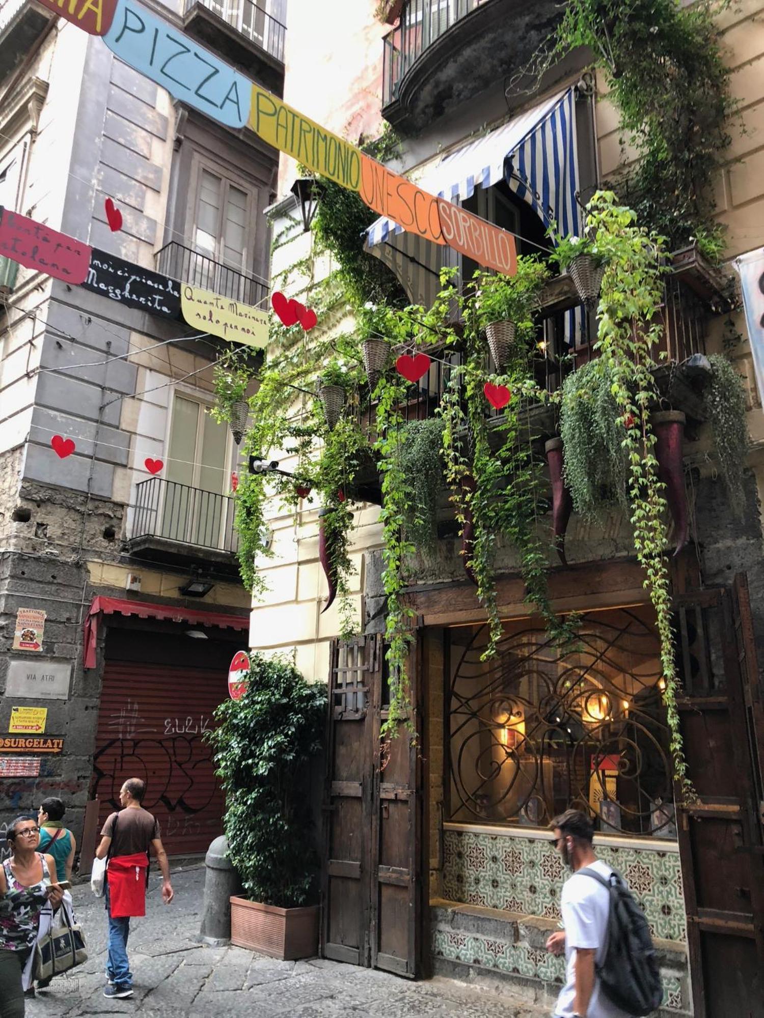 托尔多斯塔酒店 那不勒斯 外观 照片 A restaurant in Barcelona