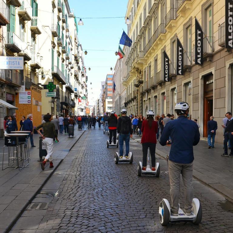 托尔多斯塔酒店 那不勒斯 外观 照片 Segway tour in Madrid, Spain