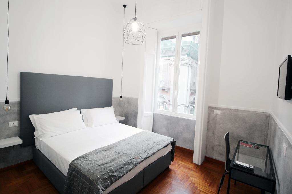 托尔多斯塔酒店 那不勒斯 外观 照片 A bedroom at the hotel
