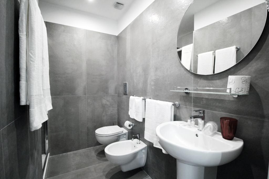 托尔多斯塔酒店 那不勒斯 外观 照片 Bathroom