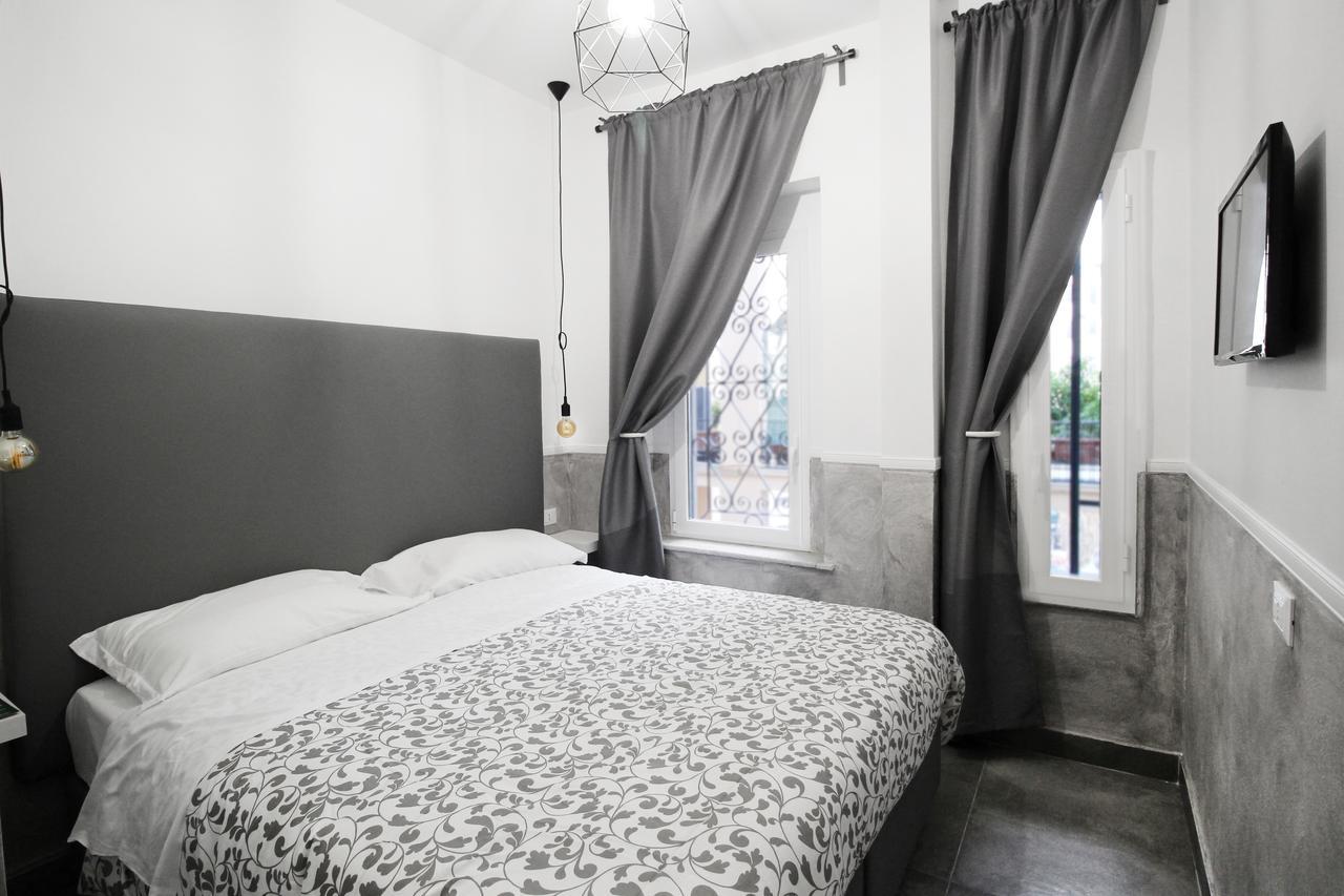 托尔多斯塔酒店 那不勒斯 外观 照片 A bedroom at the hotel