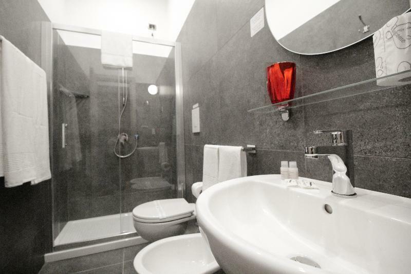 托尔多斯塔酒店 那不勒斯 外观 照片 A modern bathroom